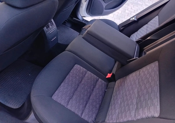 Skoda Octavia cena 23600 przebieg: 260262, rok produkcji 2011 z Żuromin małe 326